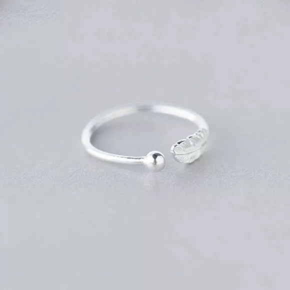 “Light As A Feather” Minimal Adjustable SilverRing - Picture 4 of 6